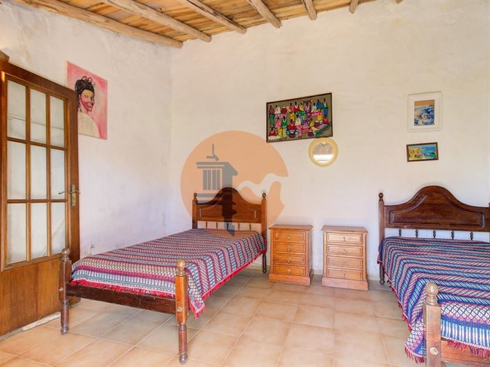 Image No.25-5 Bed Farmhouse for sale