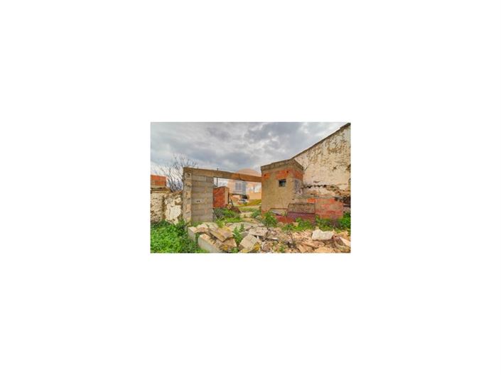 Image No.12-2 Bed Farmhouse for sale