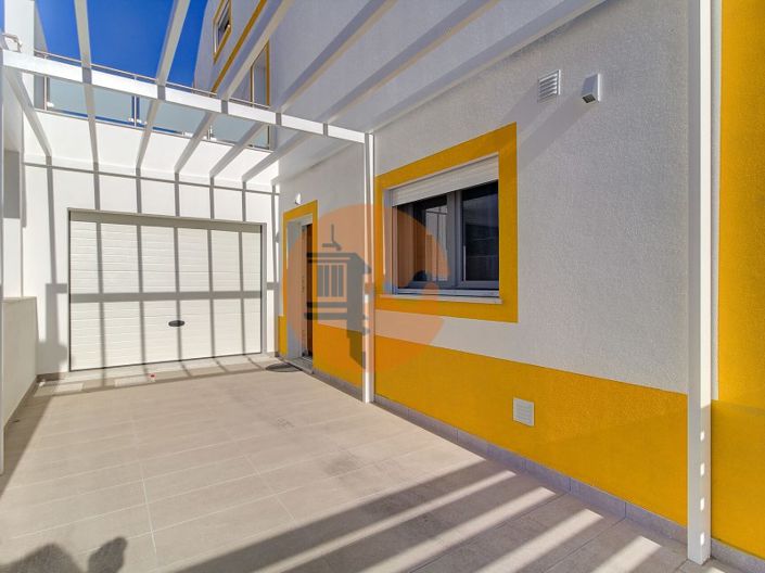 Image No.43-2 Bed House for sale