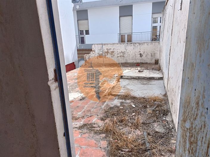 Image No.5-2 Bed House for sale