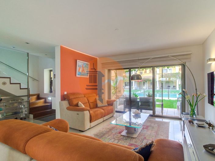 Image No.3-3 Bed House for sale