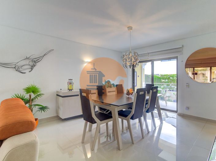 Image No.8-3 Bed House for sale