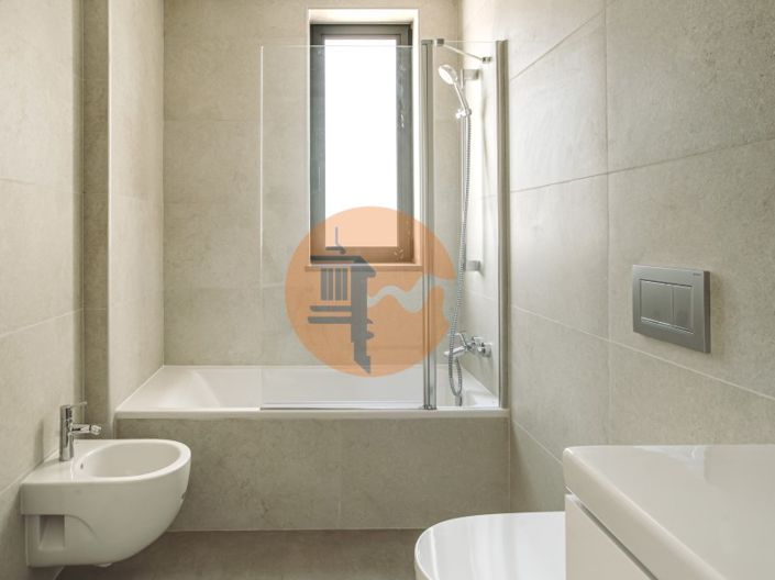 Image No.15-3 Bed House for sale