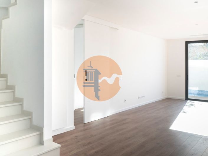 Image No.39-3 Bed House for sale