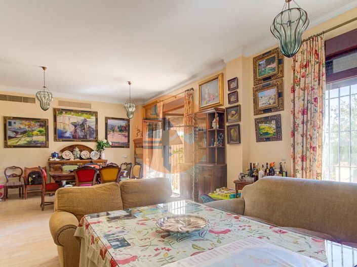 Image No.11-4 Bed House for sale