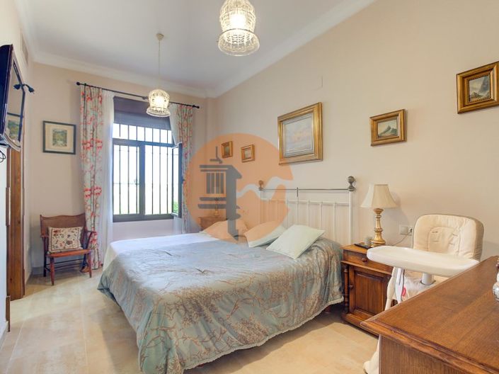 Image No.3-4 Bed House for sale