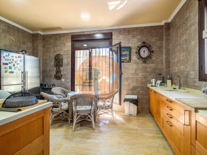 Image No.34-4 Bed House for sale