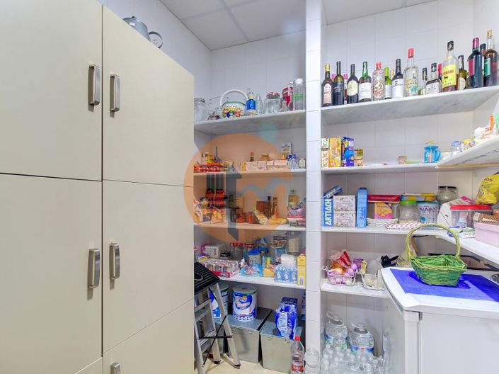 Image No.35-4 Bed House for sale