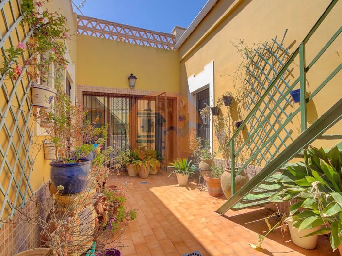 Image No.41-4 Bed House for sale