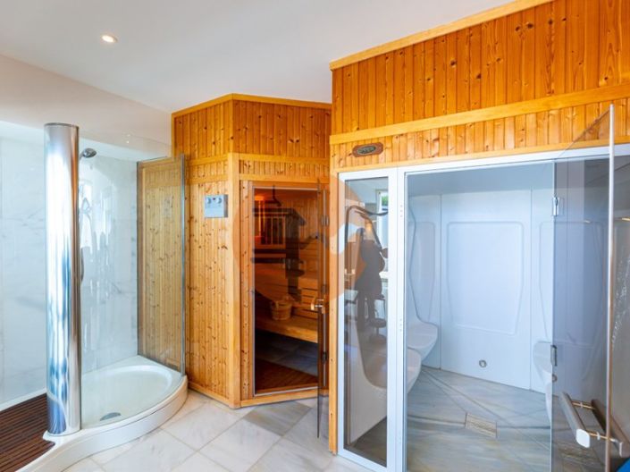 Image No.21-5 Bed House for sale