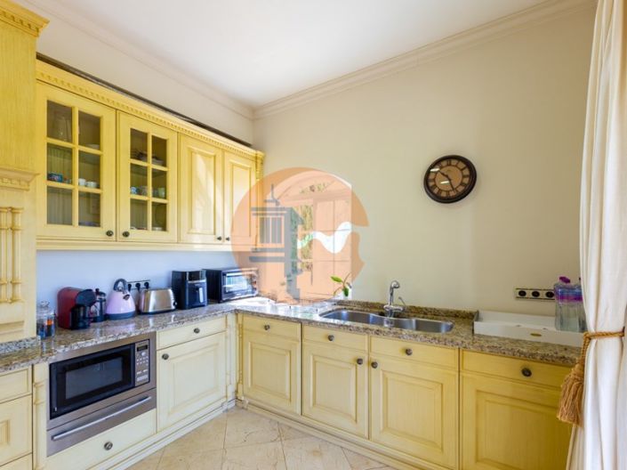 Image No.22-5 Bed House for sale