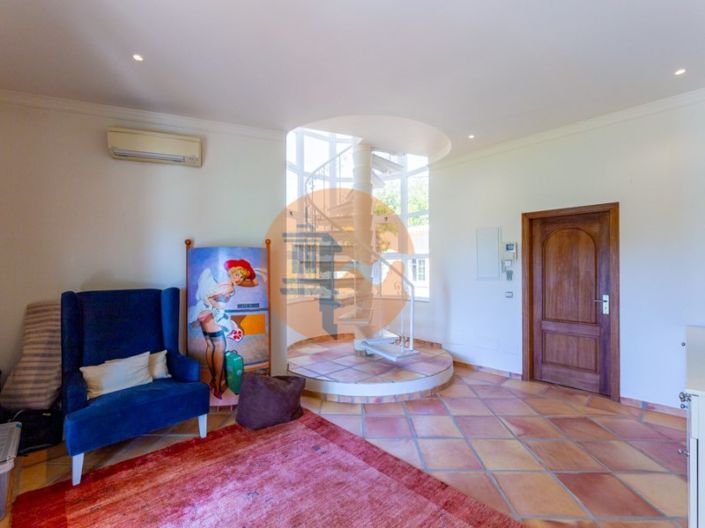 Image No.26-5 Bed House for sale