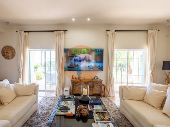 Image No.38-5 Bed House for sale