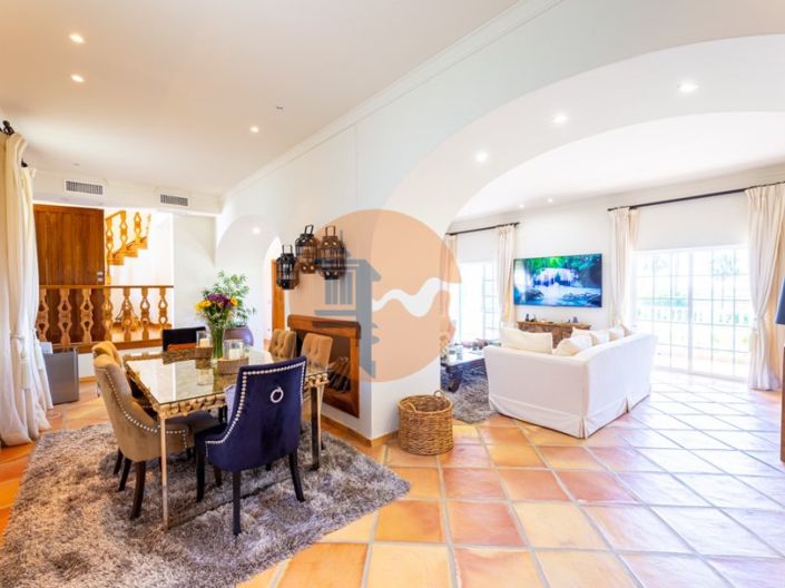 Image No.42-5 Bed House for sale