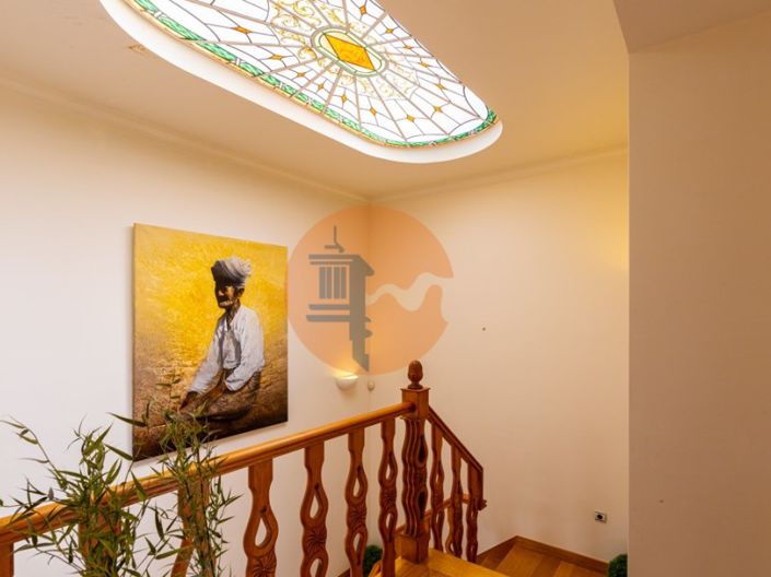 Image No.56-5 Bed House for sale