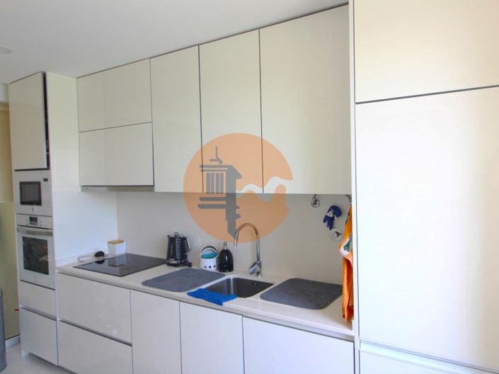 Image No.15-4 Bed House for sale