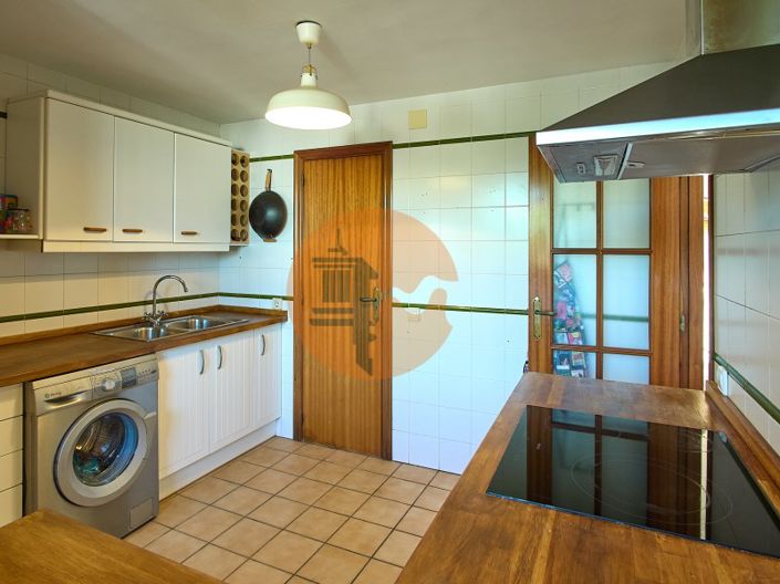 Image No.17-3 Bed House for sale