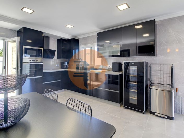 Image No.13-4 Bed House for sale