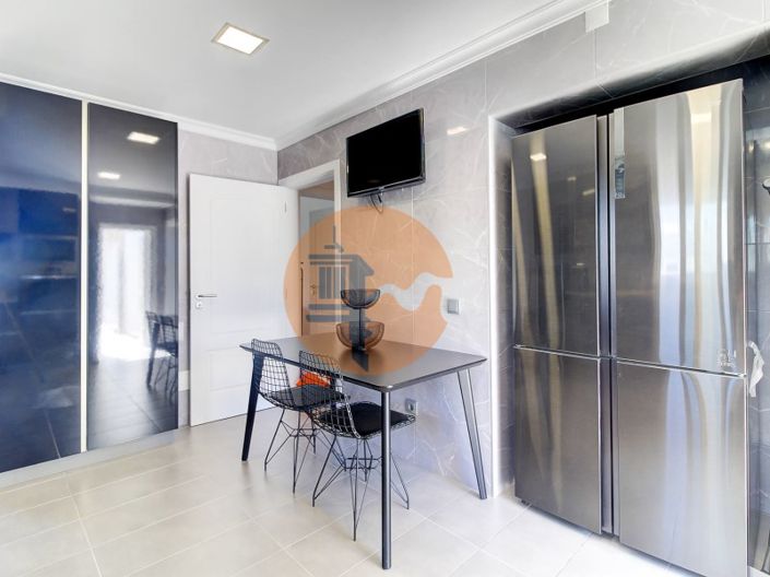 Image No.15-4 Bed House for sale