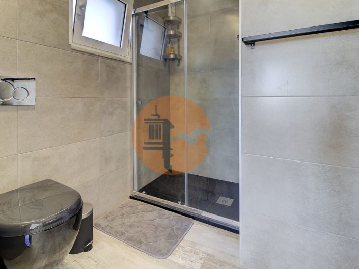 Image No.33-4 Bed House for sale