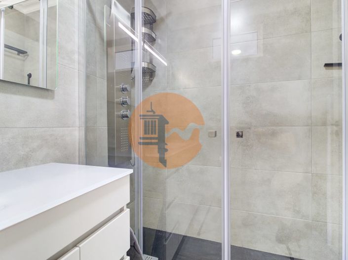 Image No.38-4 Bed House for sale