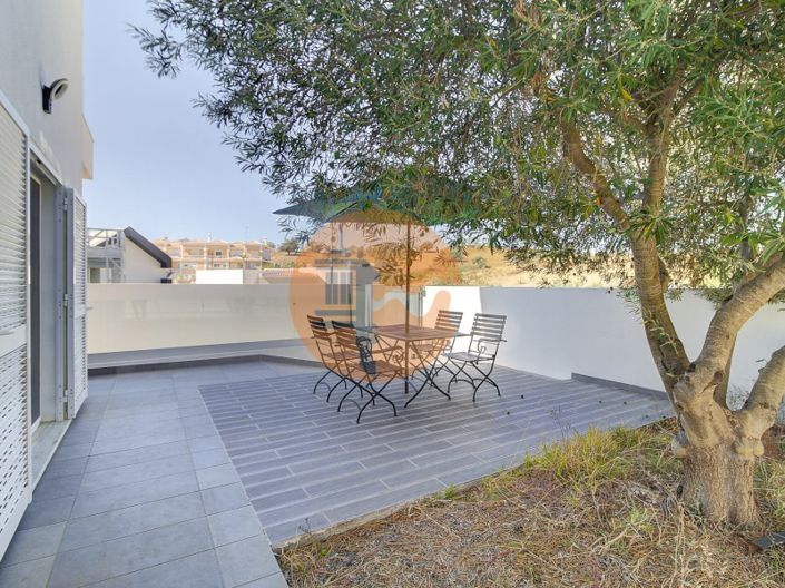 Image No.40-4 Bed House for sale