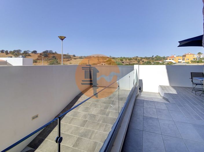 Image No.45-4 Bed House for sale