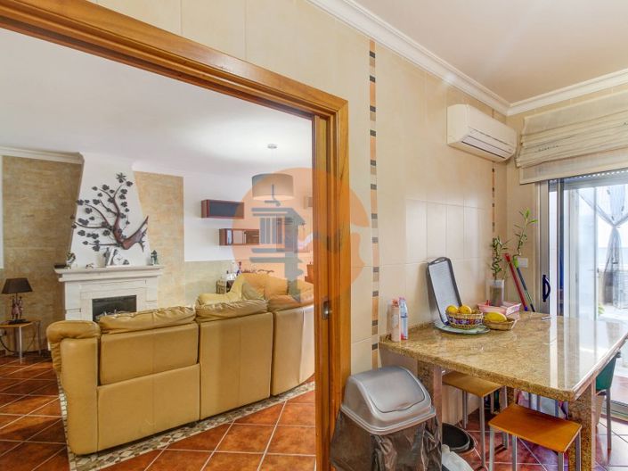 Image No.19-4 Bed House for sale