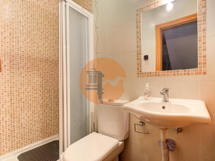 Image No.8-4 Bed House for sale