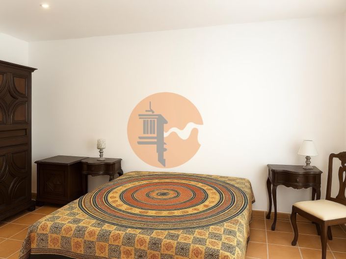 Image No.12-3 Bed House for sale