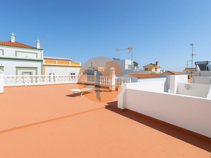 Image No.21-3 Bed House for sale