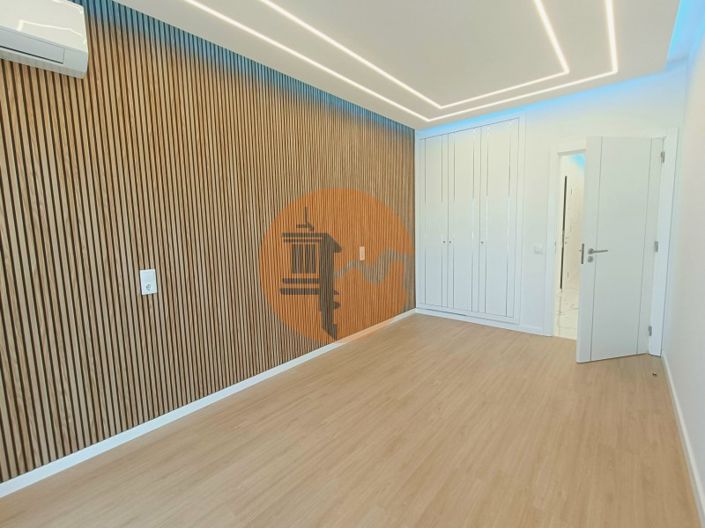 Image No.18-3 Bed Apartment for sale