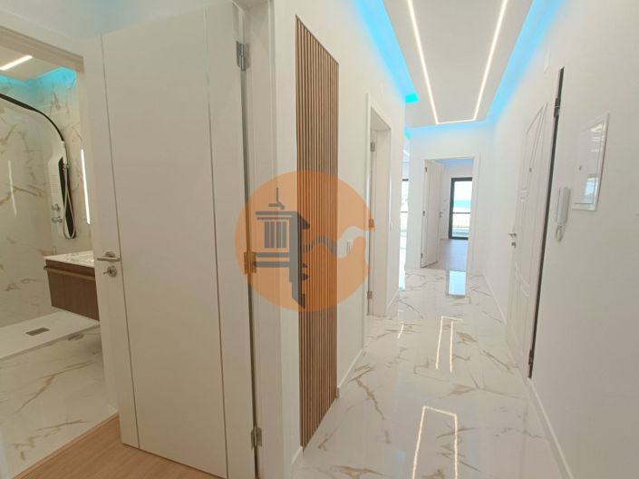 Image No.20-3 Bed Apartment for sale