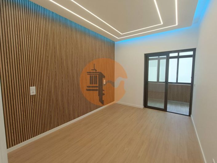 Image No.30-3 Bed Apartment for sale