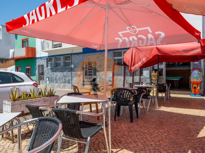 Image No.8-Bar for sale