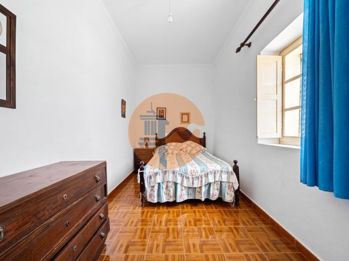 Image No.11-4 Bed Farmhouse for sale