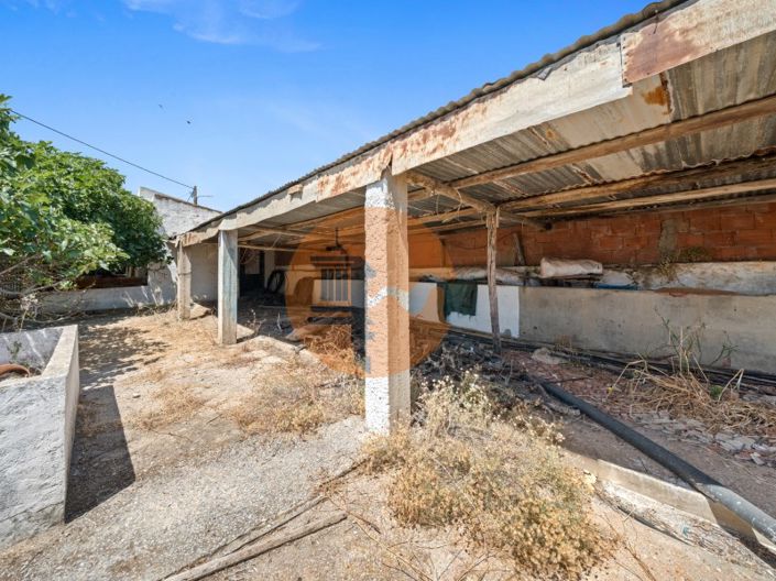 Image No.20-4 Bed Farmhouse for sale