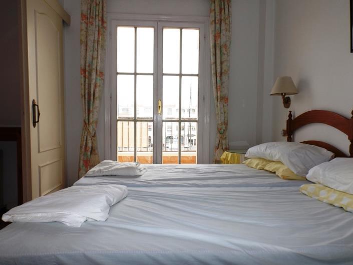 Image No.12-3 Bed Apartment for sale