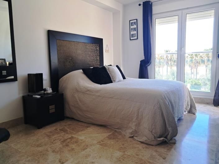 Image No.18-5 Bed Townhouse for sale