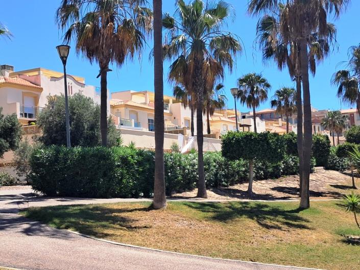 Image No.36-5 Bed Townhouse for sale