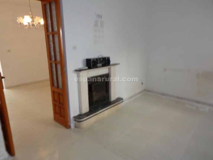 Image No.2-4 Bed Townhouse for sale