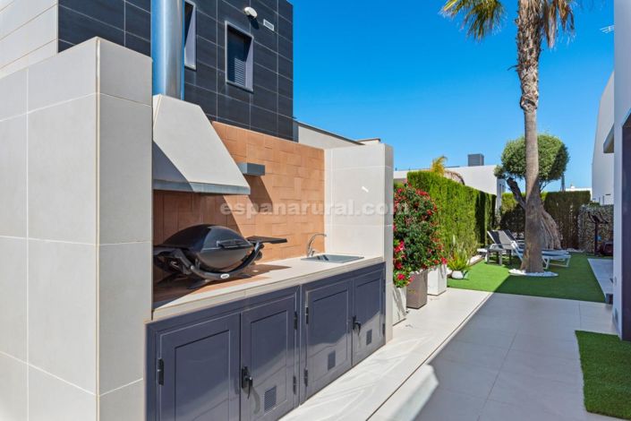 Image No.11-4 Bed Villa for sale