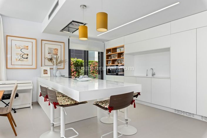 Image No.5-4 Bed Villa for sale