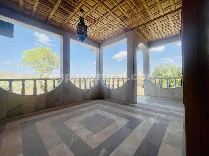 Image No.3-6 Bed Villa for sale