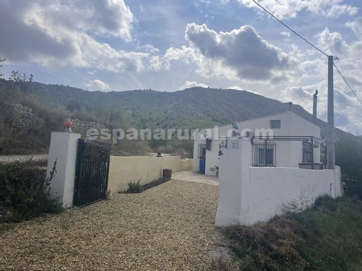 Image No.15-Maison de campagne de 3 chambres à vendre à Oria