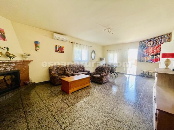 Image No.4-Maison de campagne de 3 chambres à vendre à Oria