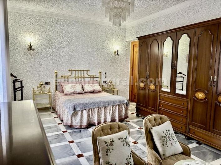 Image No.18-5 Bed Villa for sale