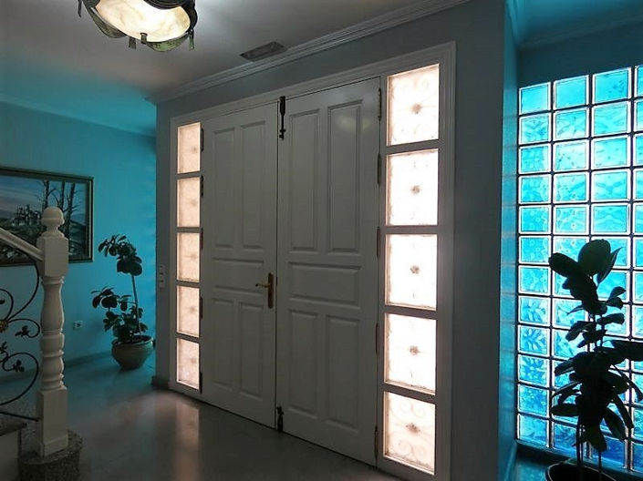 Image No.4-Villa de 4 chambres à vendre à Alicante