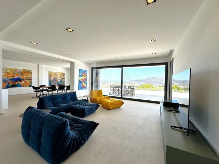 Image No.11-4 Bed Villa for sale