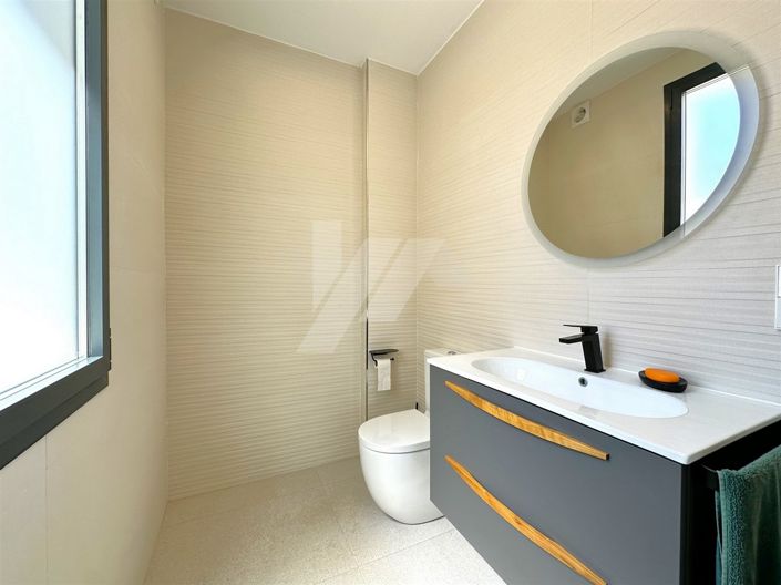 Image No.12-4 Bed Villa for sale